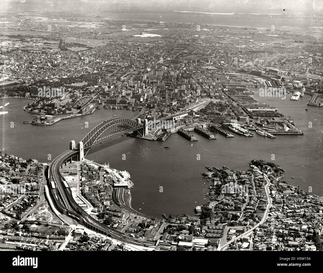 Harbour Bridge & City from North Sydney - 1937 Stock Photo
