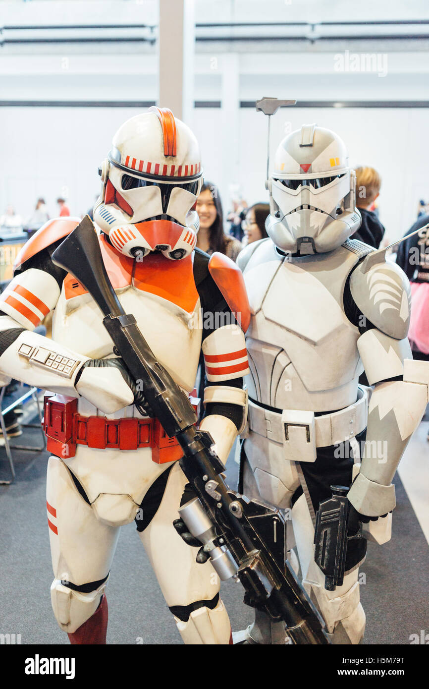 Cosplayers wear a Imperial Shock Trooper (L) and a Clone Trooper (R) costume,  known from the Star Wars universe, at Comic Con Co Stock Photo - Alamy