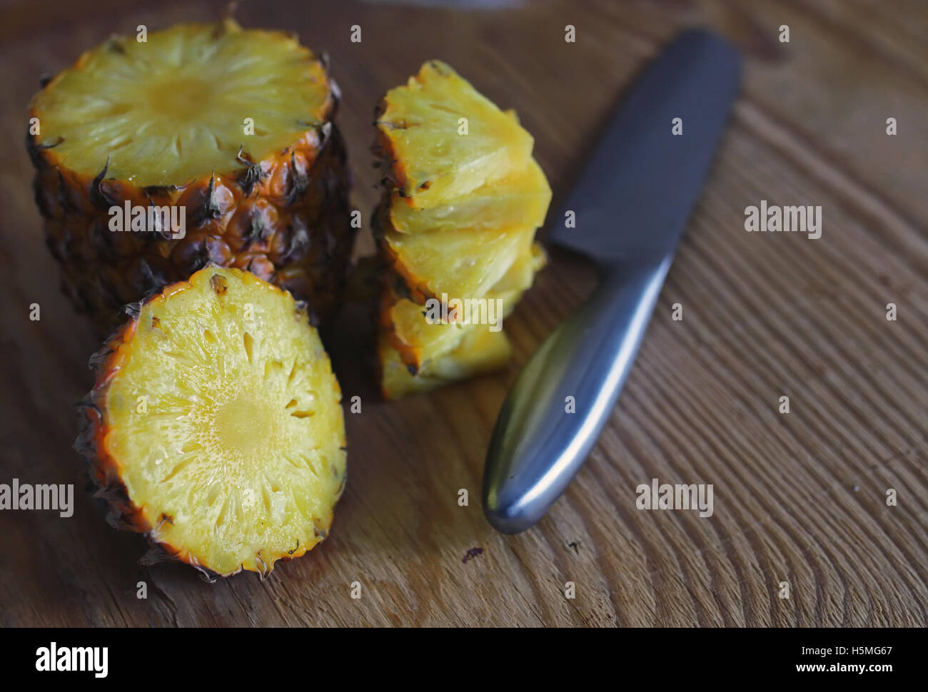 slices pineapple cut knife Stock Photo Alamy