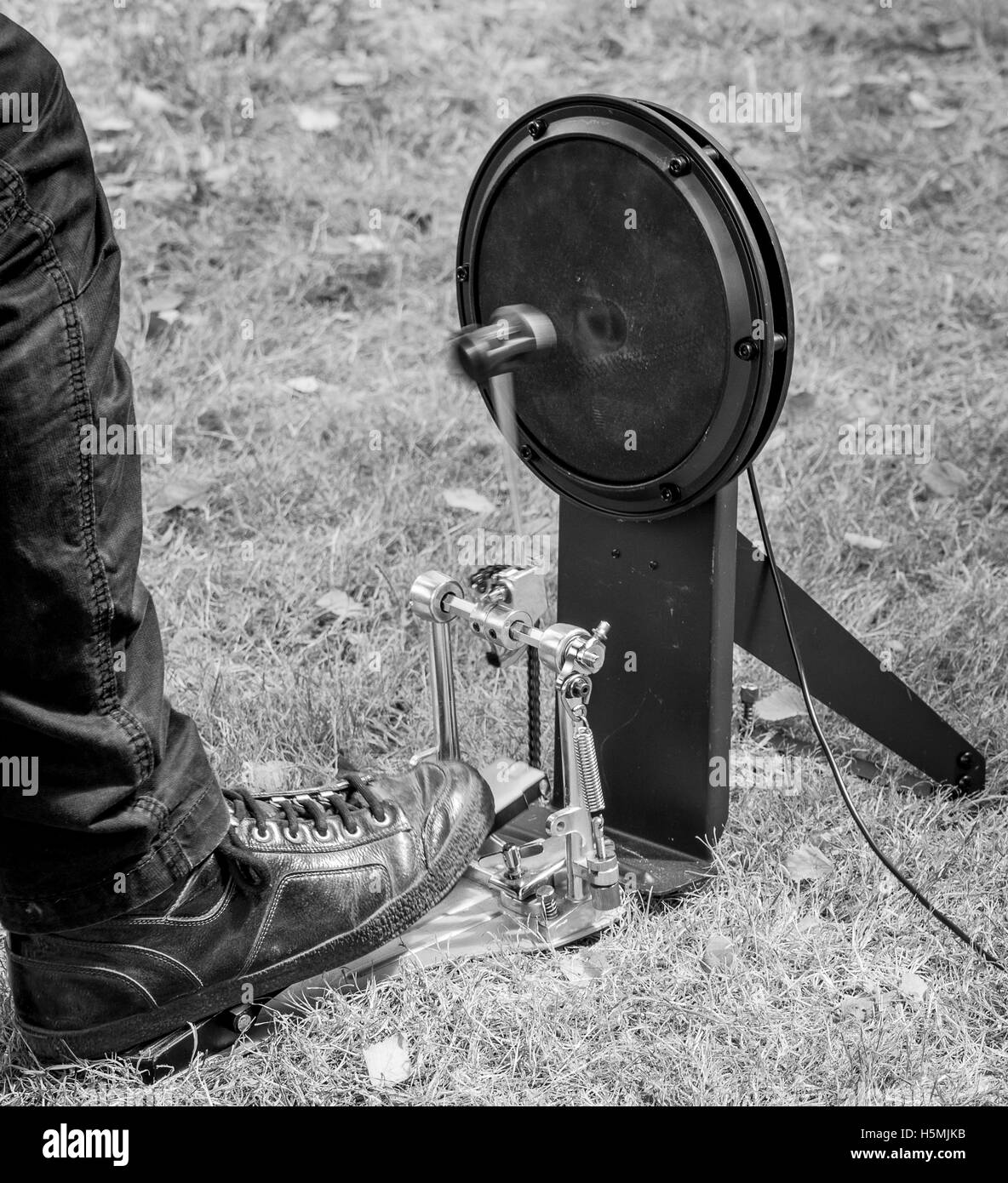 Foot pedal hires stock photography and images Alamy