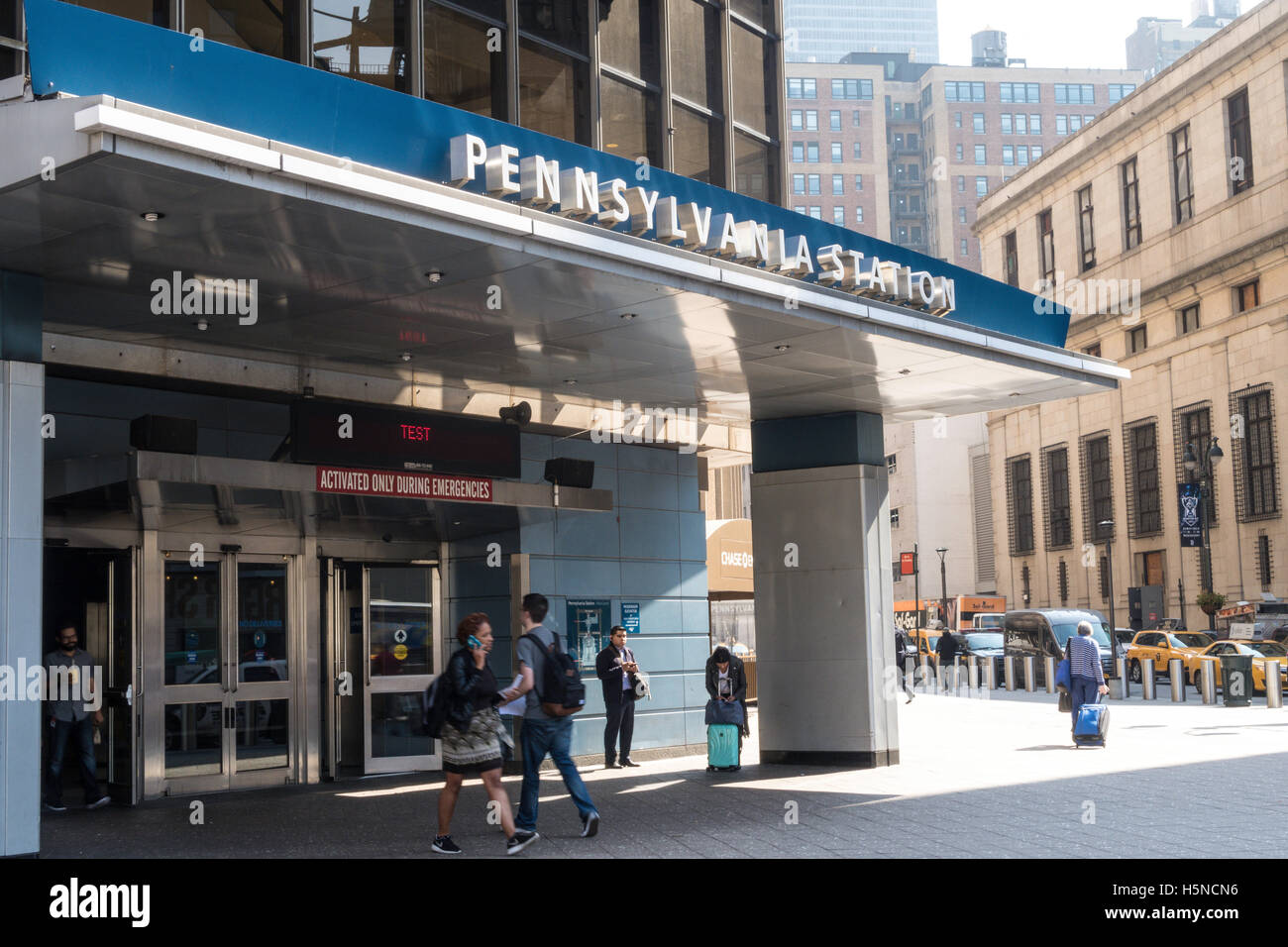 Penn station exterior hires stock photography and images Alamy