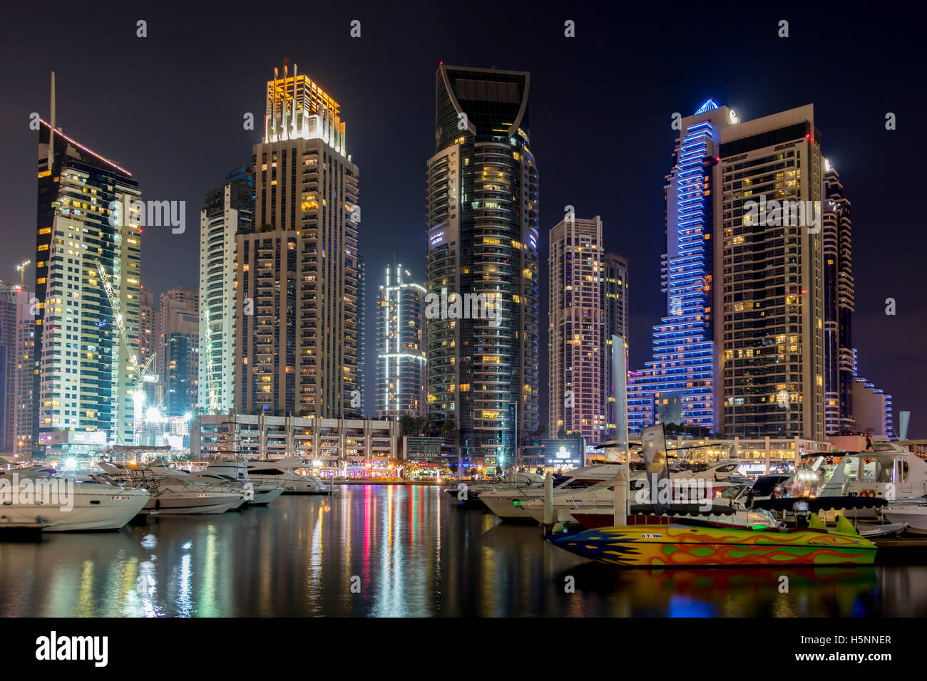breathtaking-dubai-marina-at-night-dubai-united-arab-emirates-middle