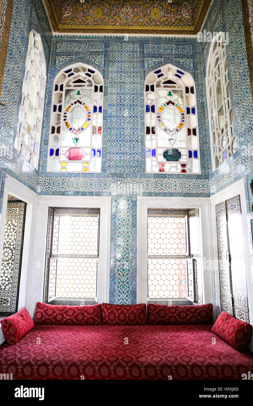 Inside room in topkapi palace hi-res stock photography and images - Alamy