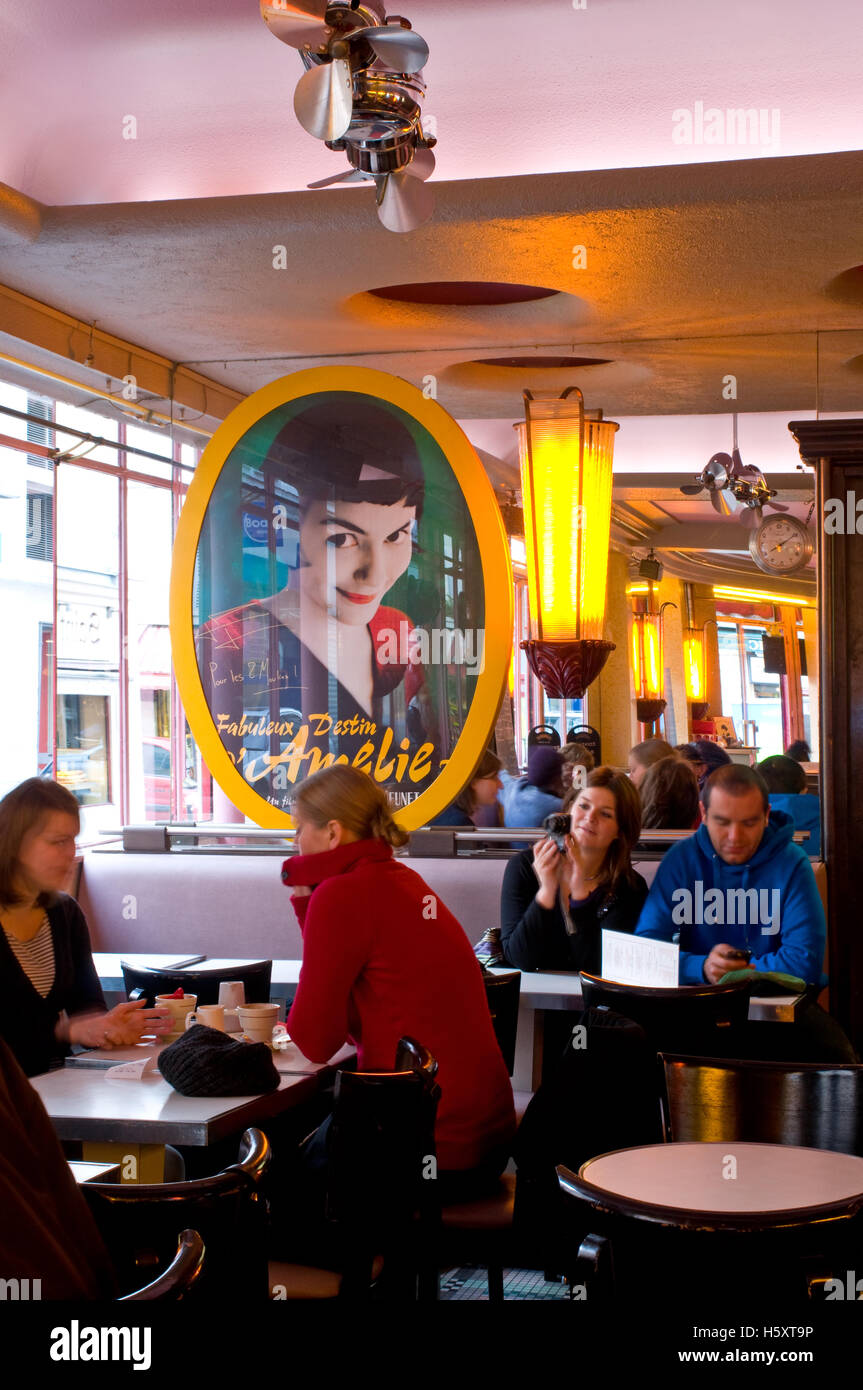 The Café des 2 Moulins, associated with the romantic comedy film 'Amélie', in Montmartre, Paris, France Stock Photo