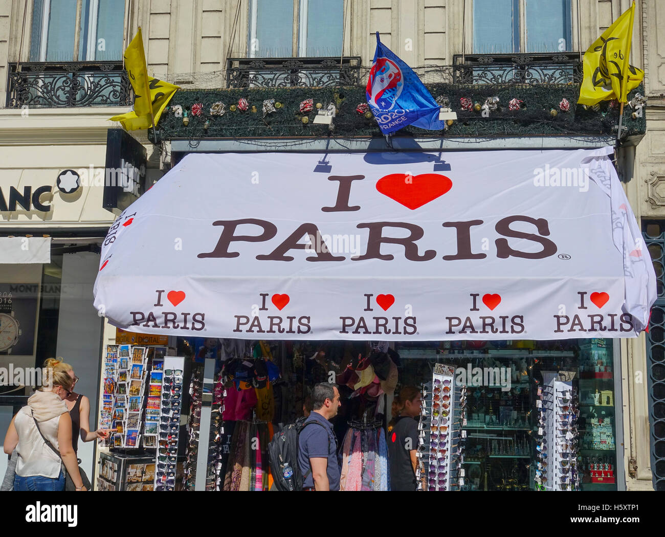 I love Paris souvenir shop on Champs Elyseess Stock Photo Alamy