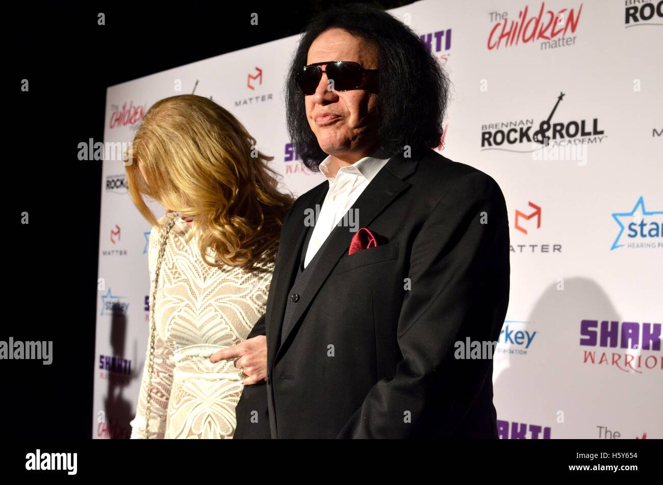 Gene simmons and son hi-res stock photography and images - Alamy