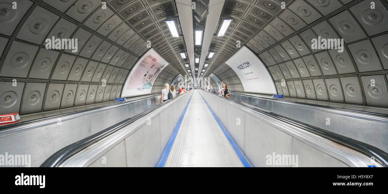 Tunnel to Jubilee line Underground London Stock Photo - Alamy