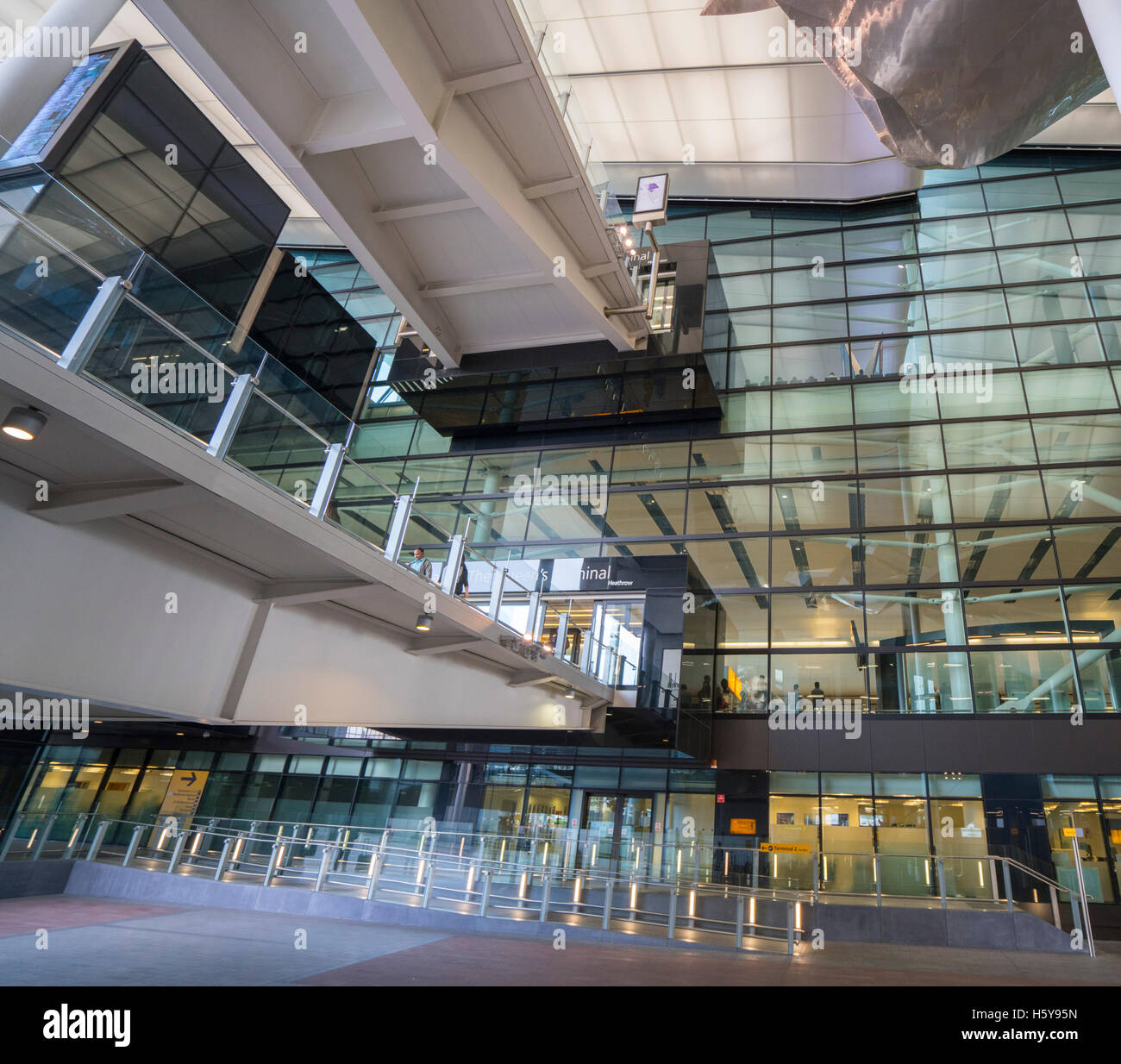 Modern Terminal 2 - The Queens Terminal at London Heathrow airport ...