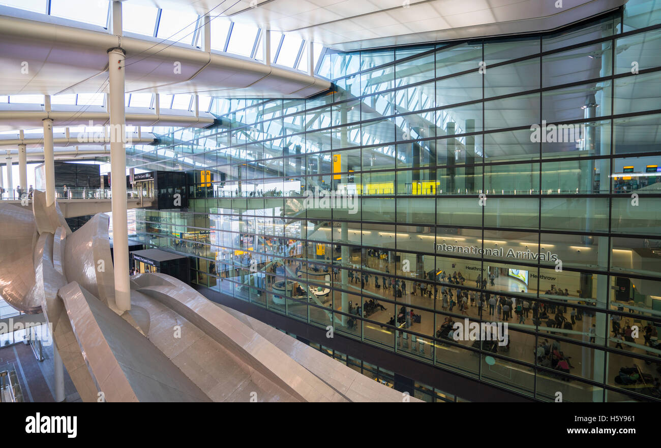Modern Terminal 2 - The Queens Terminal at London Heathrow airport ...