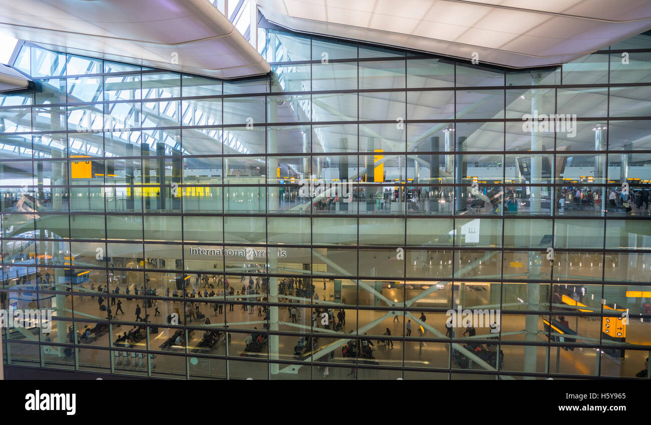 Queens Terminal 2 at London Heathrow Airport Stock Photo - Alamy