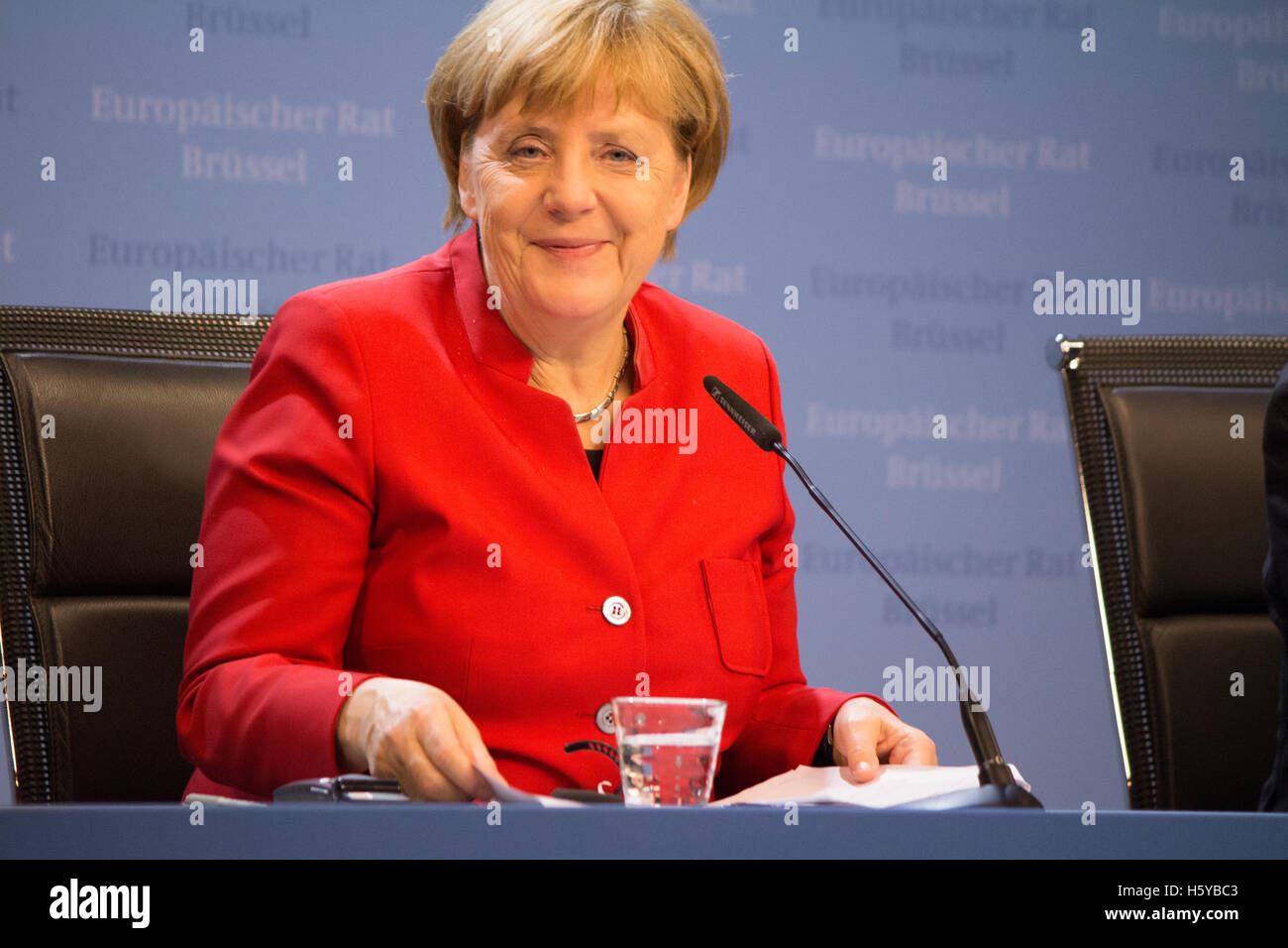 Brussels, Belgium. 20th October, 2016. German Chancellor Angela Merkel answers a journalist during a press conference at the European Council in Brussels. Credit:  Paul-Marie Guyon/Alamy Live News Stock Photo