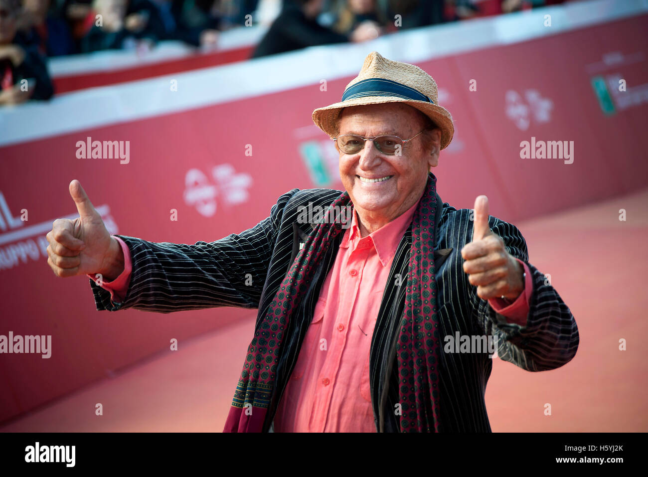 Rome, Italy. 22nd Oct, 2016. Renzo Arbore attends the red carpet during the Rome Film Fest 2016 Credit:  Silvia Gerbino/Alamy Live News Stock Photo