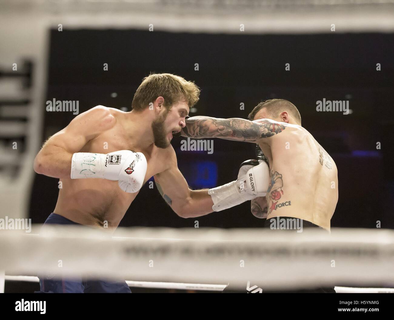 Chest punch hires stock photography and images Alamy