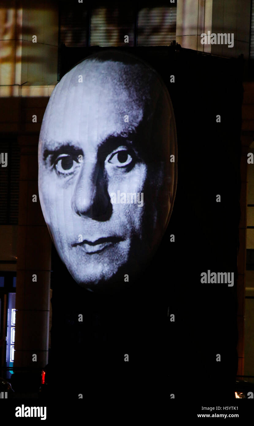 ein Portrait von Joseph Goebbels im Rahmen einer Installation von 'Berlin leuchtet' am Leipziger Platz, 29. September 2016, Berl Stock Photo