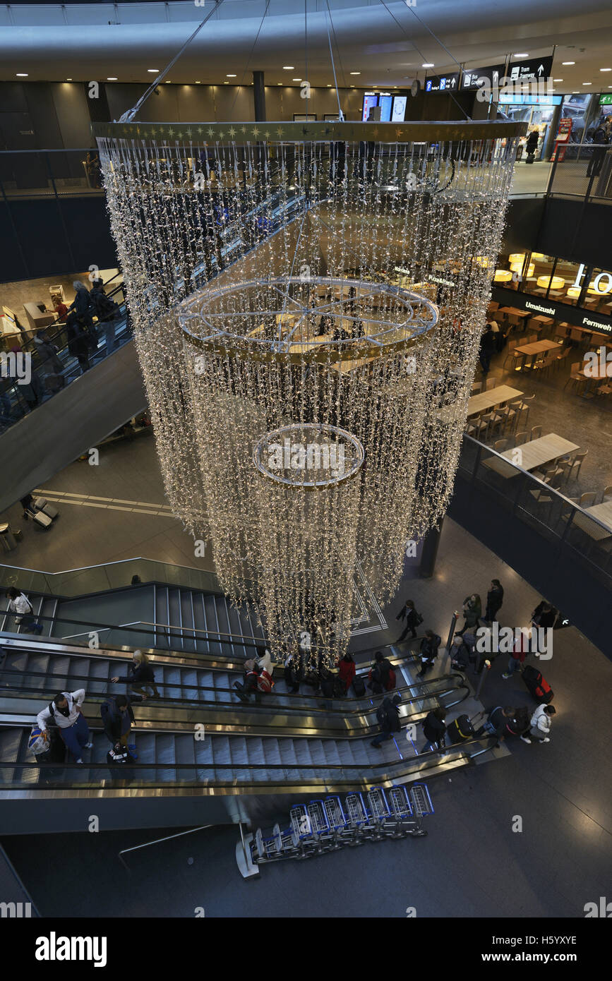 Chandelier christmas decoration hires stock photography and images Alamy