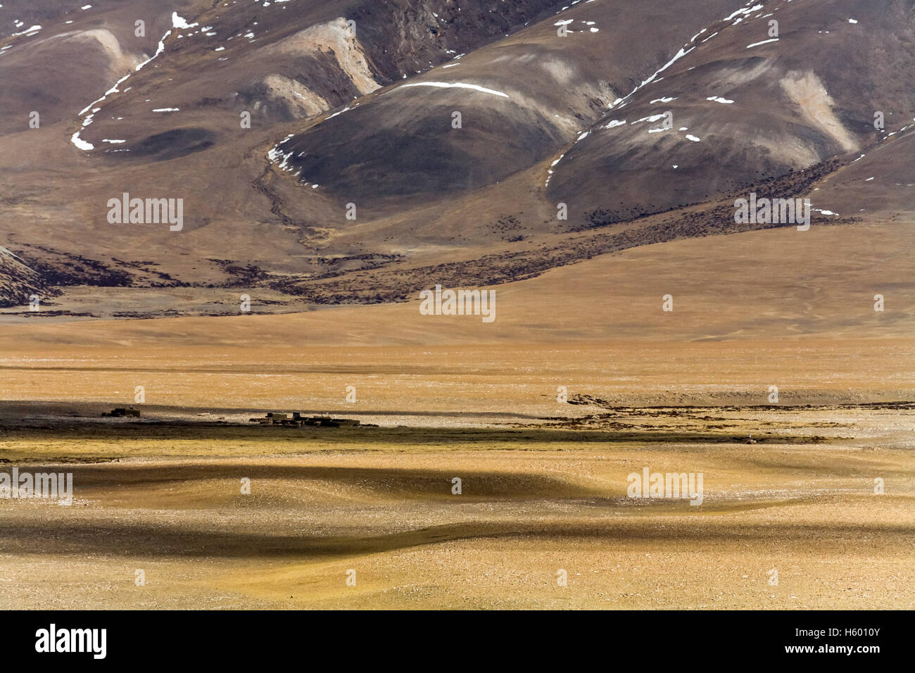 Beautiful landscape of the Tibetan plateau. Tibet, China Stock Photo ...