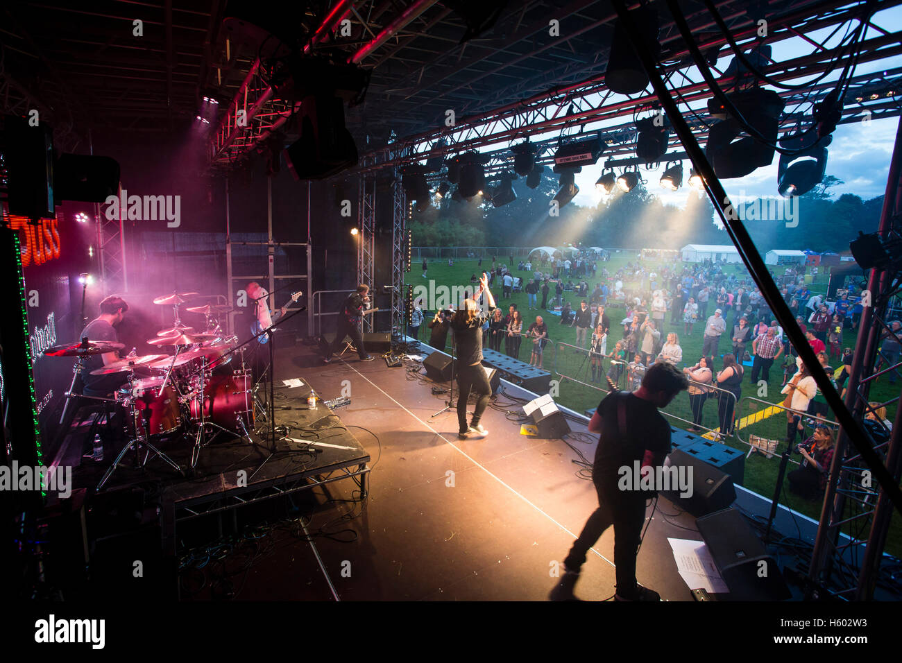 Tribute bands hi-res stock photography and images - Alamy