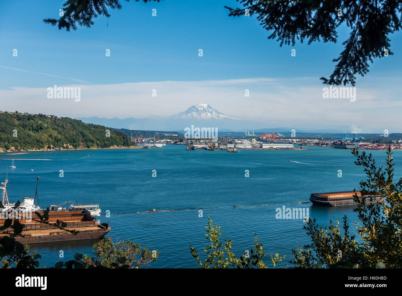Majestic Mount Rainier towers over the Port of Tacoma Stock Photo - Alamy