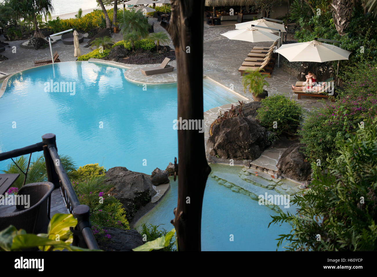 Aitutaki. Cook Island. Polynesia. South Pacific Ocean. Luxury hotel. Seaside swimming pool at the Hotel Pacific Resort Aitutaki. Stock Photo