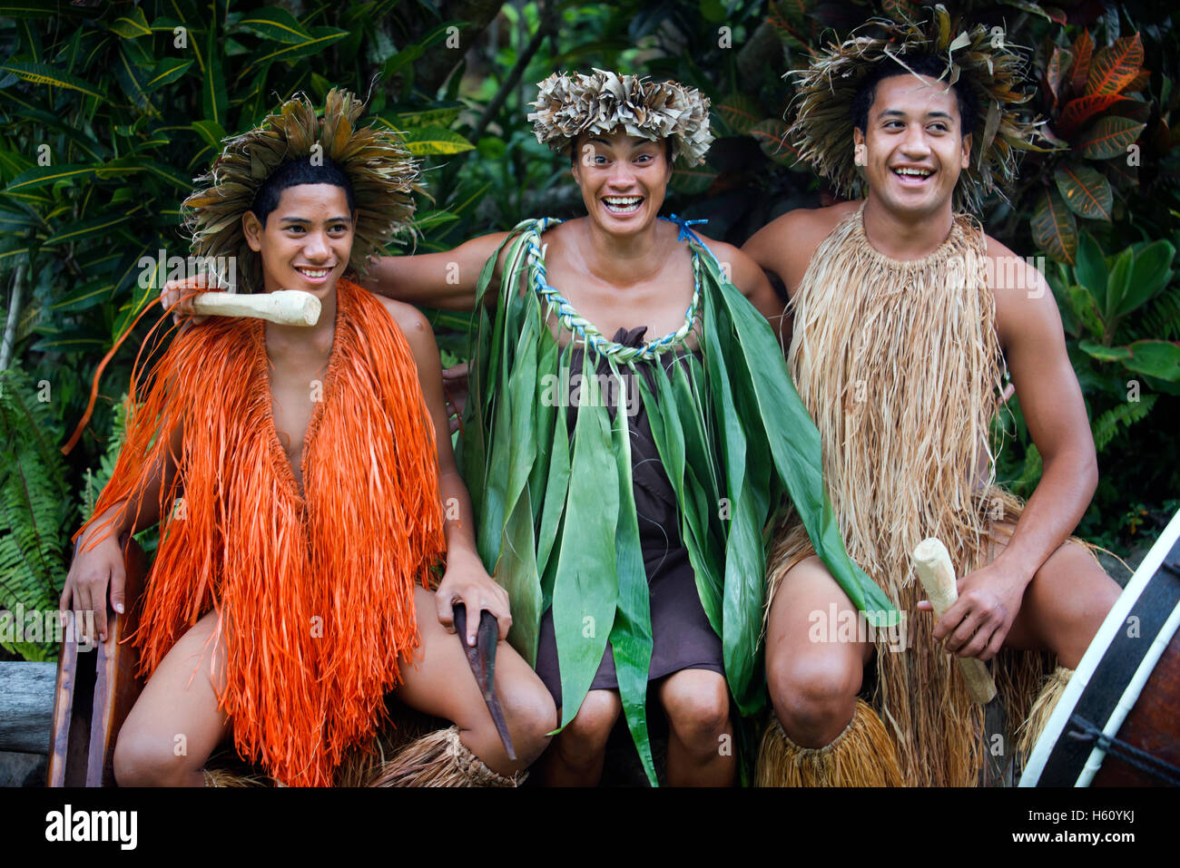 Traditional pacific island dress hi-res stock photography and images - Alamy