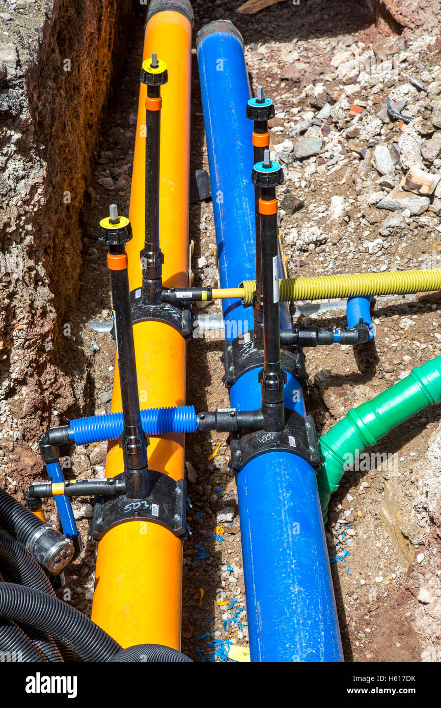 Laying Pipes Stock Photos & Laying Pipes Stock Images Alamy