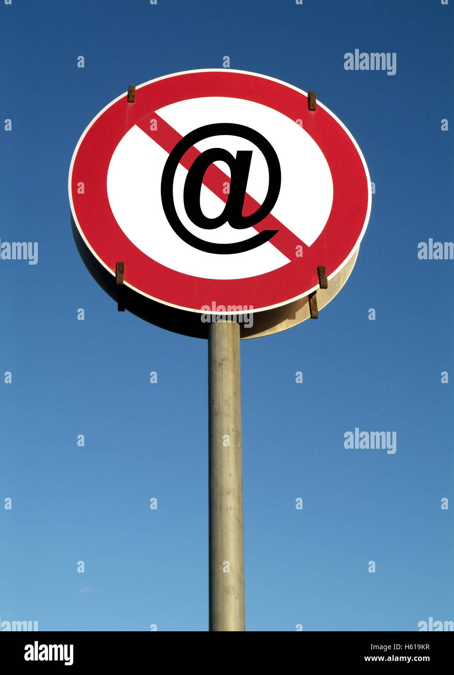 Internet Block Forbidden Traffic sign, symbolic for internet forbidden Stock Photo - Alamy