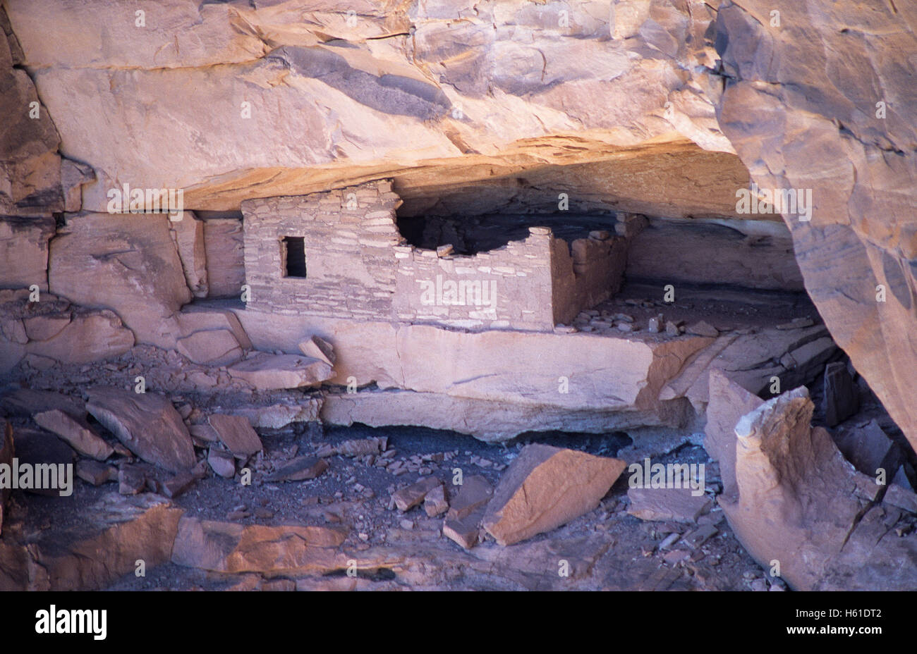 Ruins of cliff building in Canyon de Chelly National Monument, Arizona Stock Photo