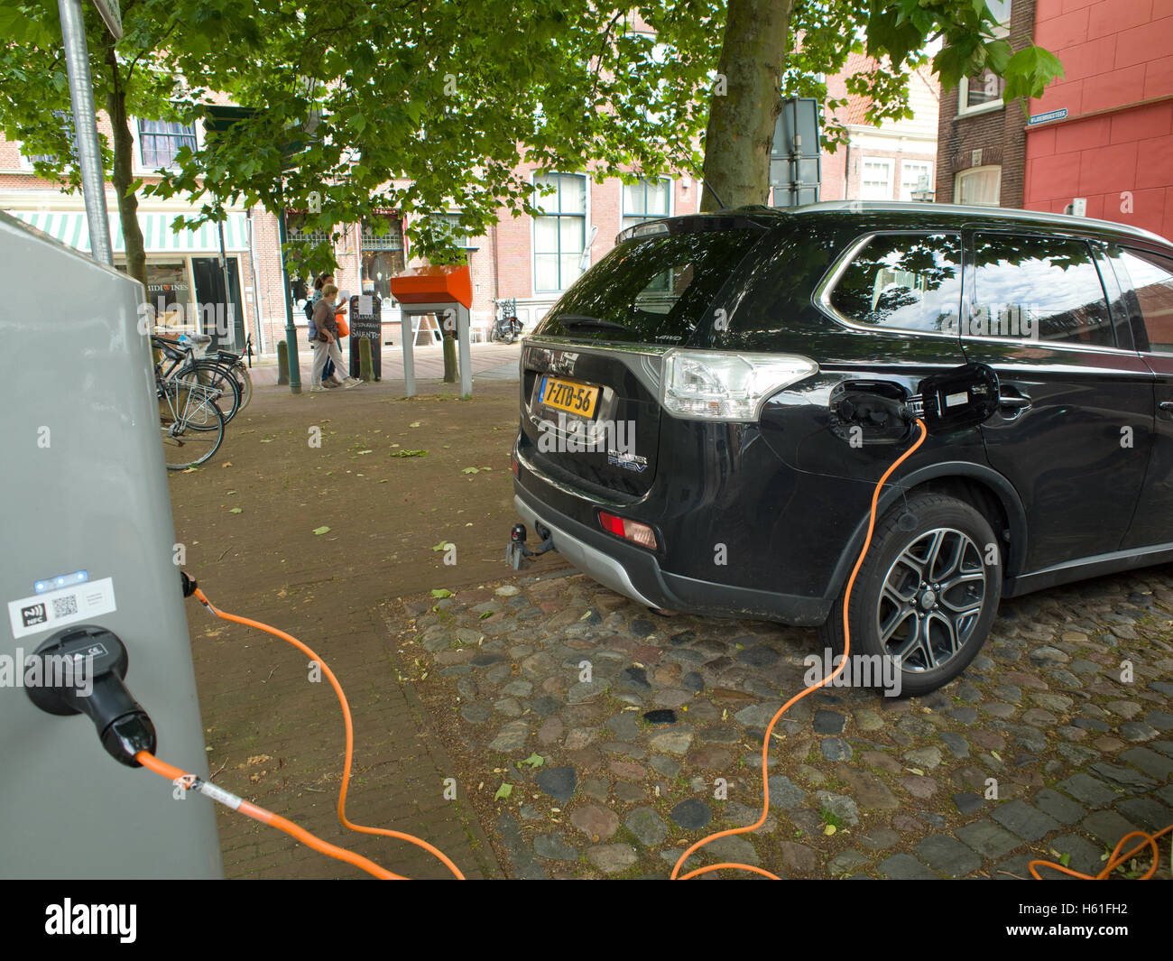 Electric suv hi-res stock photography and images - Alamy