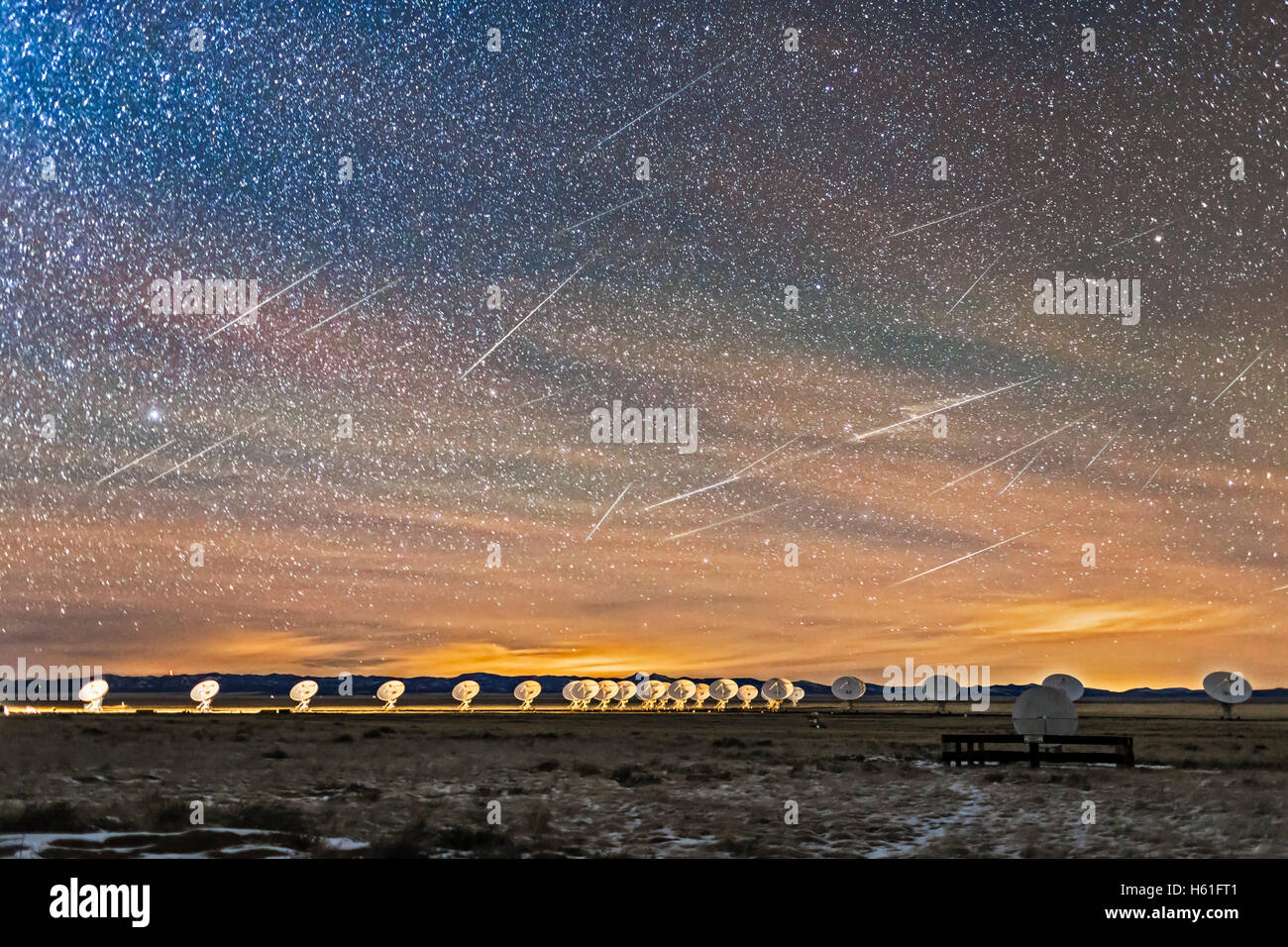The Geminid meteor shower over the Very Large Array radio telescope near Magdalena, New Mexico, on the evening of Sunday, Decemb Stock Photo