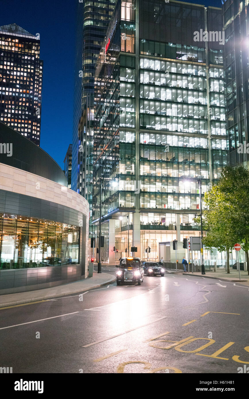 Beautiful canary wharf hi-res stock photography and images - Alamy
