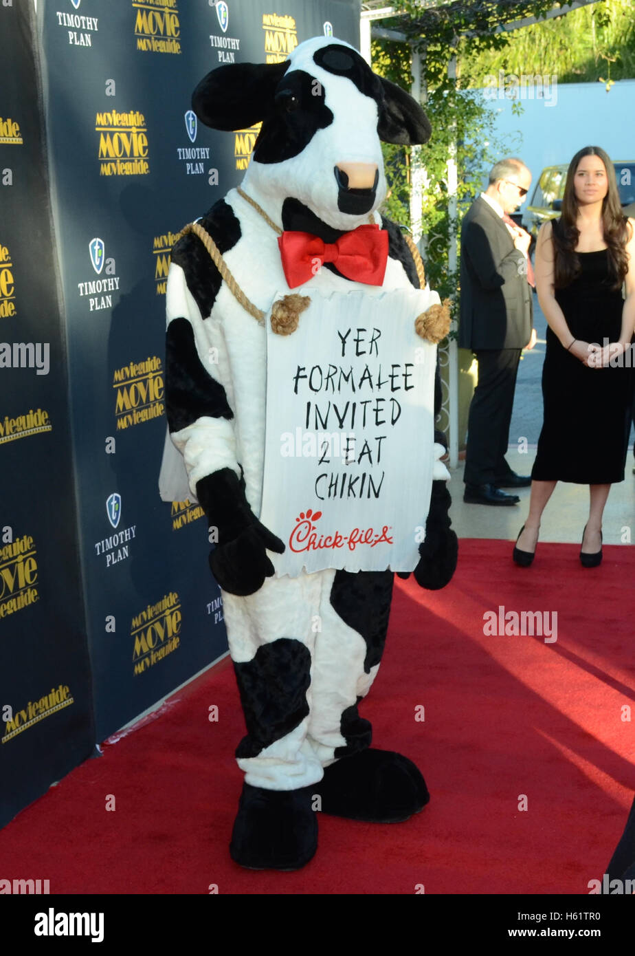 chick-fil-a-cow-mascot-hi-res-stock-photography-and-images-alamy