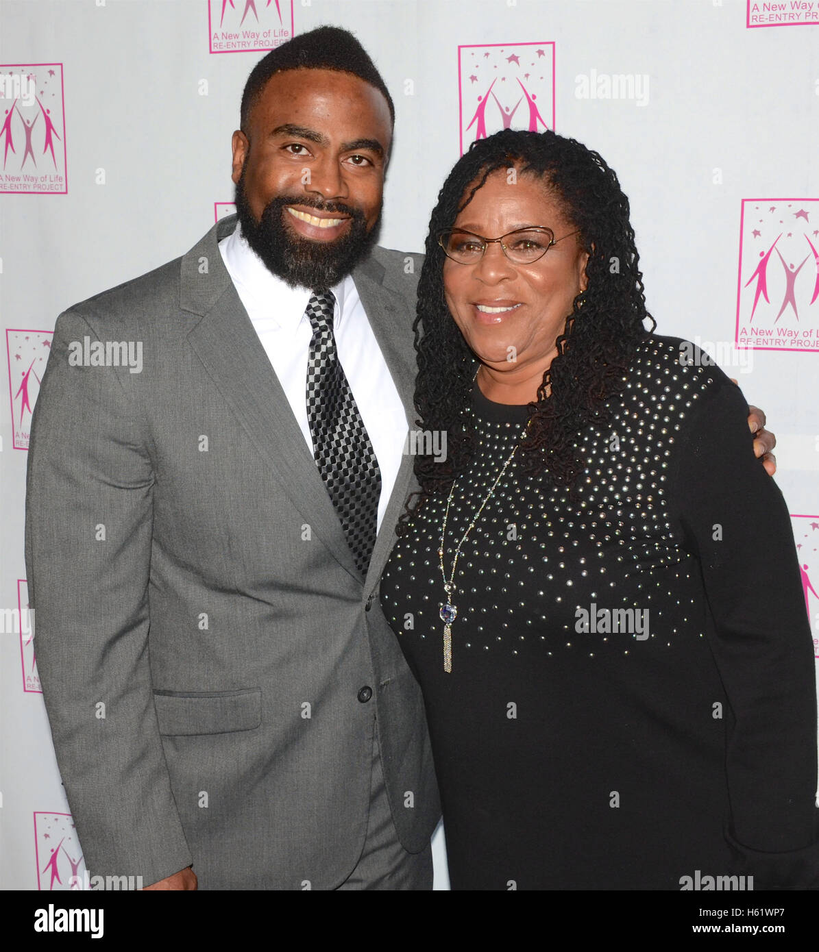 Daryl Atkinson And Susan Burton Attends Cnn Hero Susan Burton S A Stock Photo Alamy Daryl Atkinson And Susan Burton Attends Cnn Hero Susan Burton S A Stock Photo Alamy