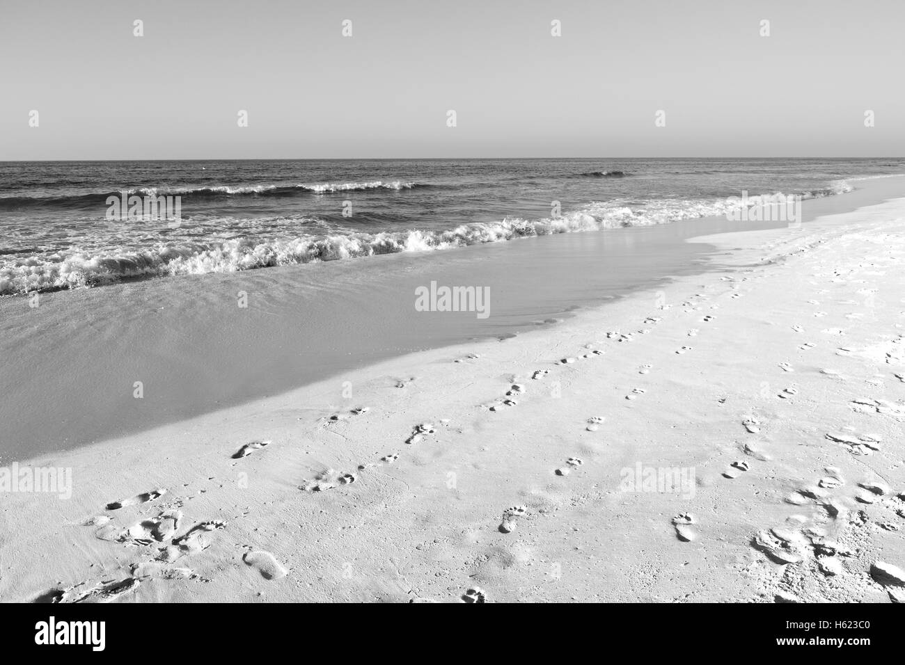 Oman beach sandy Black and White Stock Photos & Images - Alamy
