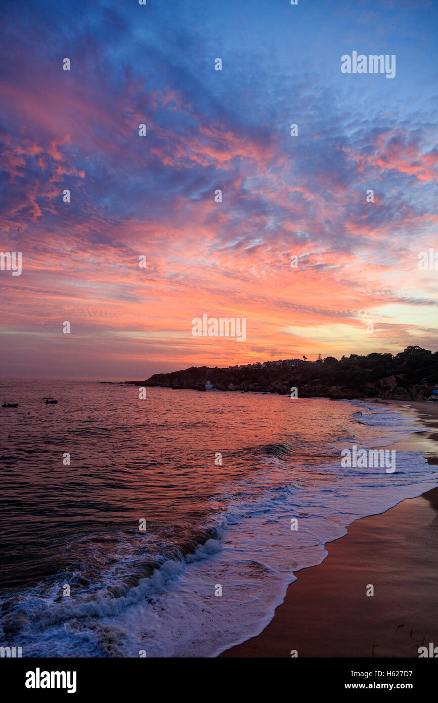 Empty dusk beach hi-res stock photography and images - Alamy