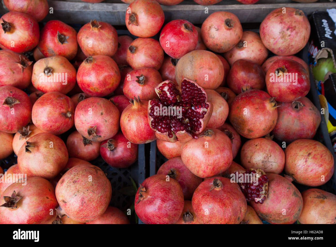 Pomegranate fruits in market, Geyikbayiri, Turkey, Asia. Stock Photo