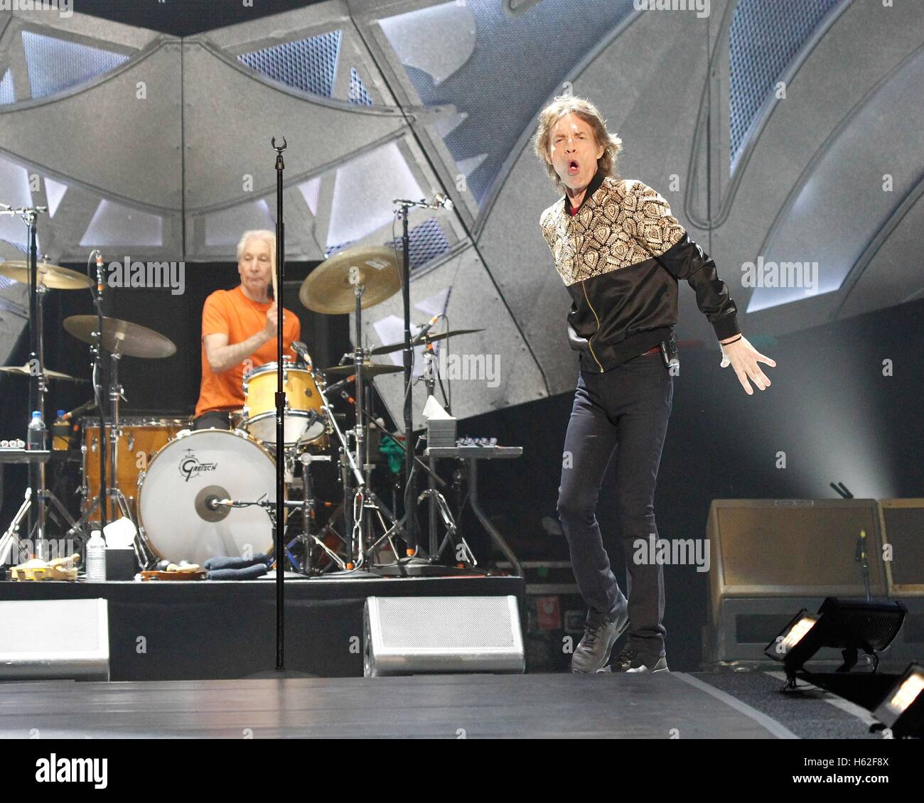 Las Vegas, NV, USA. 22nd Oct, 2016. Mick Jagger and Charlie Watts of