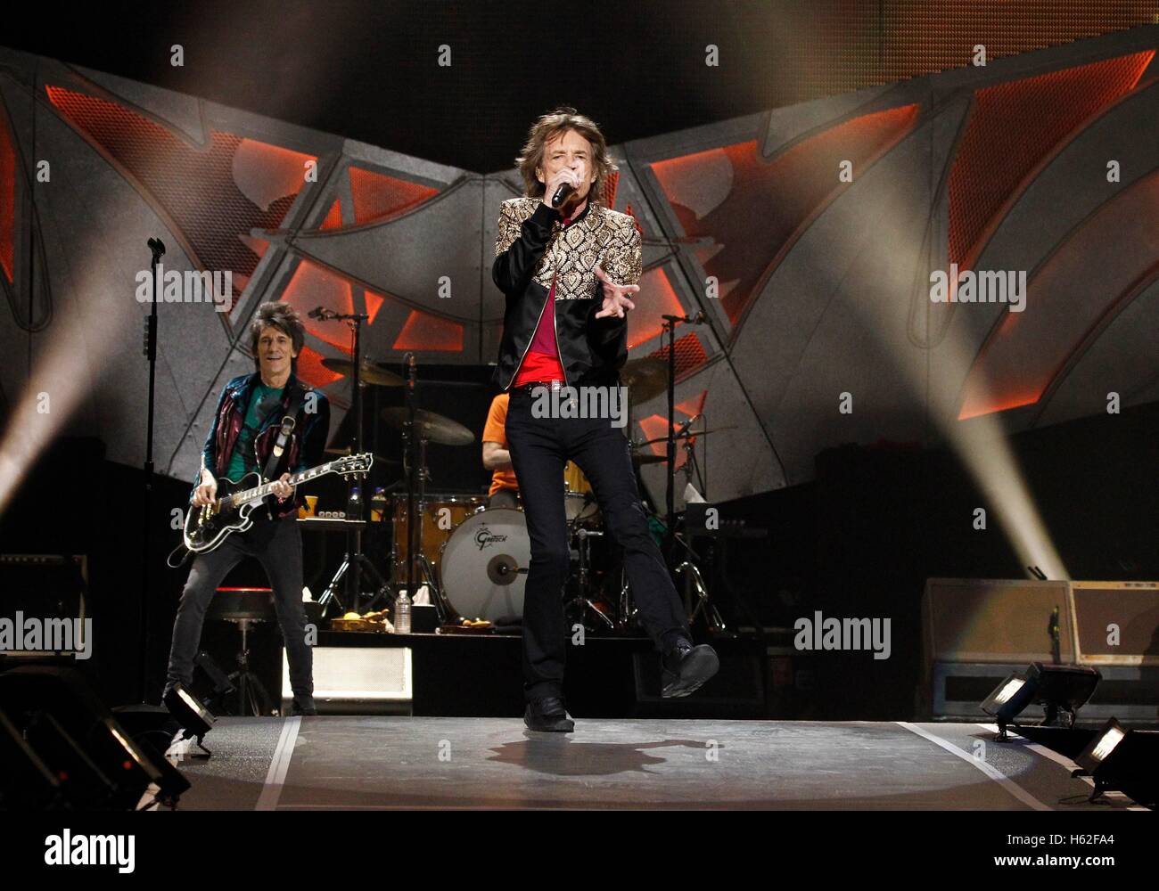 Las Vegas, NV, USA. 22nd Oct, 2016. Ronnie Wood and Mick Jagger of The