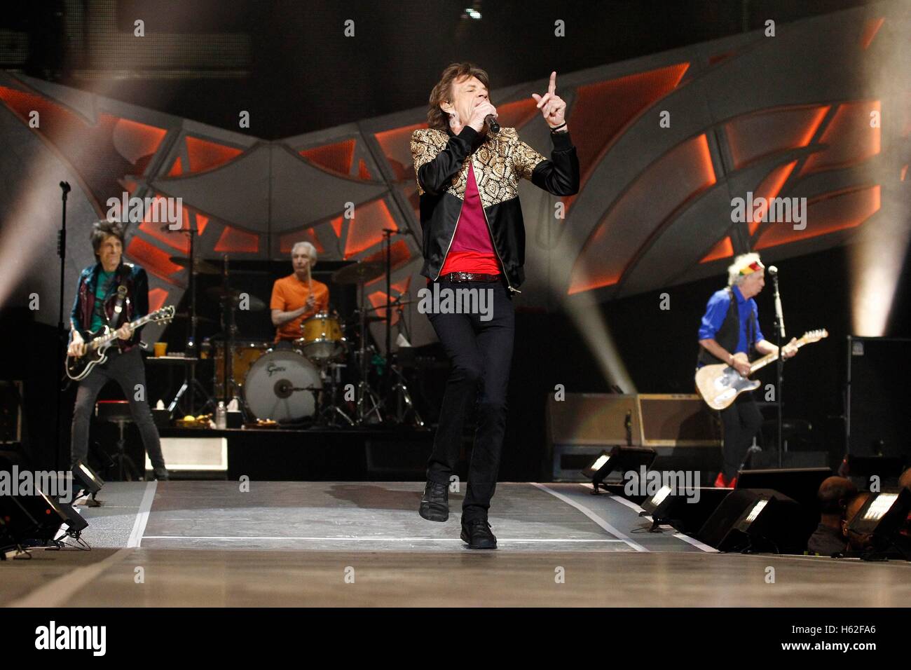 Las Vegas, NV, USA. 22nd Oct, 2016. Ronnie Wood, Charlie Watts, Mick