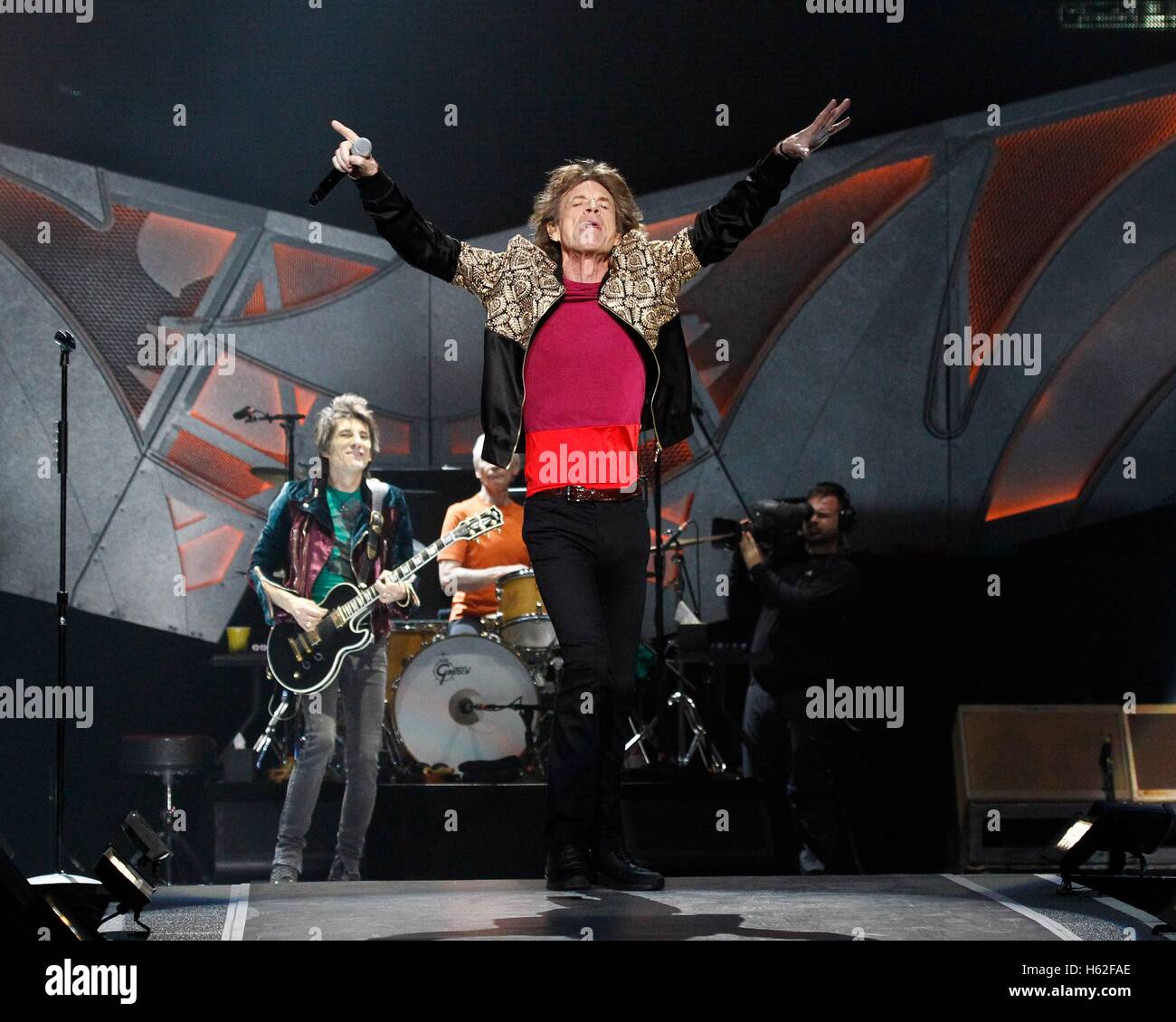 Las Vegas, NV, USA. 22nd Oct, 2016. Ronnie Wood, and Mick Jagger of The