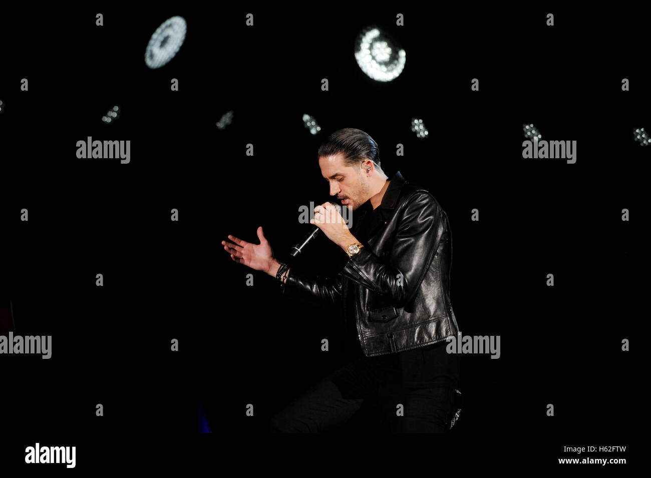 Young Gerald Rapper Rapper gerald earl gillum aka hi-res stock photography and images - Alamy