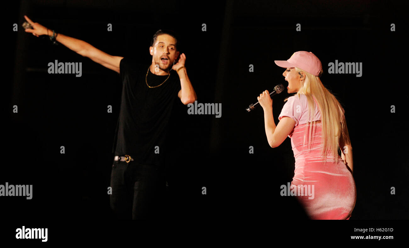 Hollywood California Usa 22nd October 16 L R G Eazy And Bebe Rexha Perform At Cbs Radio S We Can Survive Concert At The Hollywood Bowl On October 22 16 In Hollywood California Credit The Hollywood California Usa 22nd October 16 L R G Eazy And Bebe Rexha Perform At Cbs Radio S We Can Survive Concert At The Hollywood Bowl On October 22 16 In Hollywood California Credit The