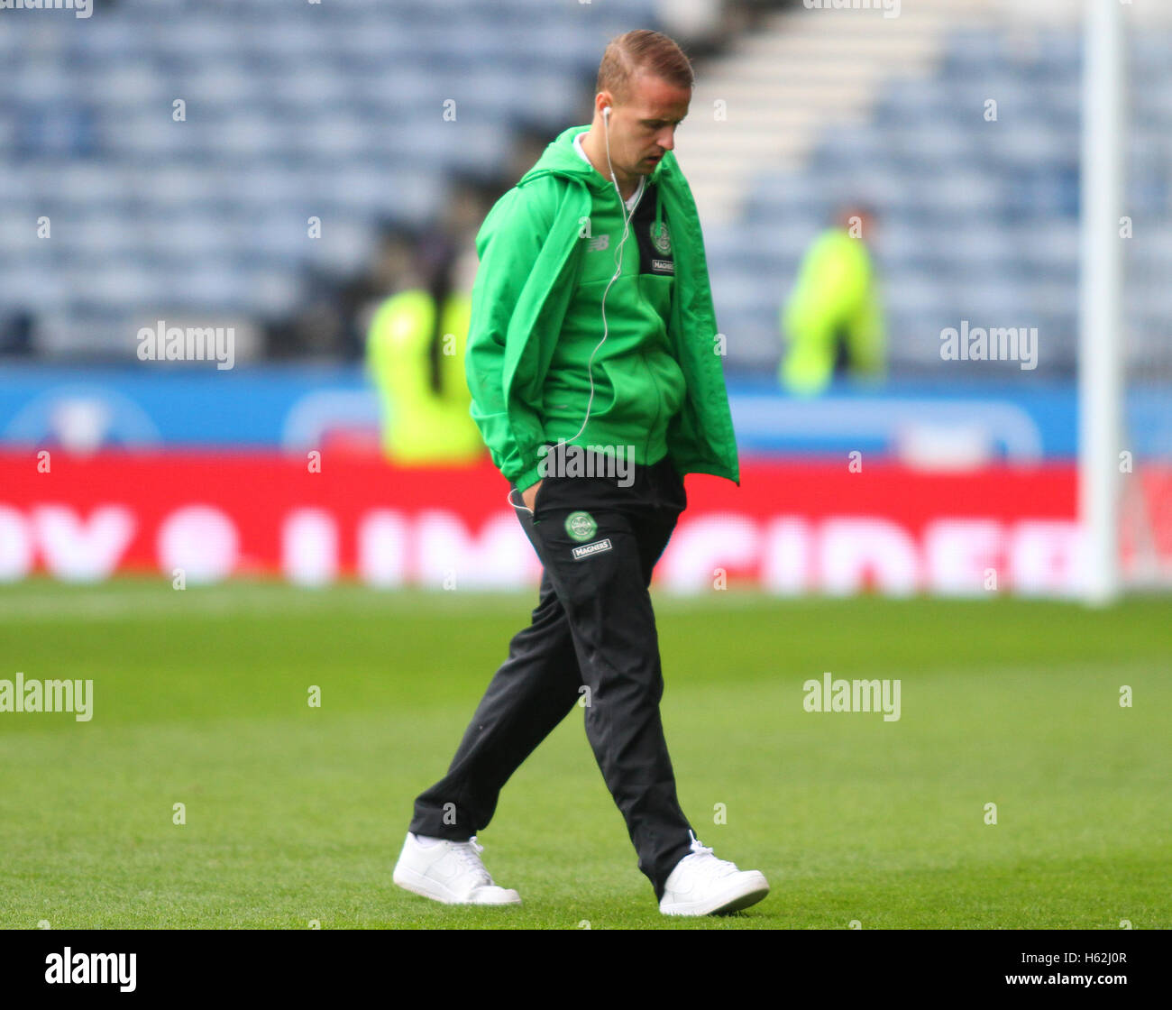 Hampden Park, Glasgow, Scotland. 23rd Oct, 2016. Betfred Cup Semi Final Football. Rangers versus Celtic. Leigh Griffiths inspects th epitch Credit:  Action Plus Sports/Alamy Live News Stock Photo