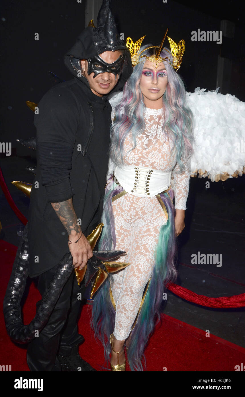 Los Angeles, Ca, USA. 22nd Oct, 2016. Pauly D and Aubrey O'Day at the