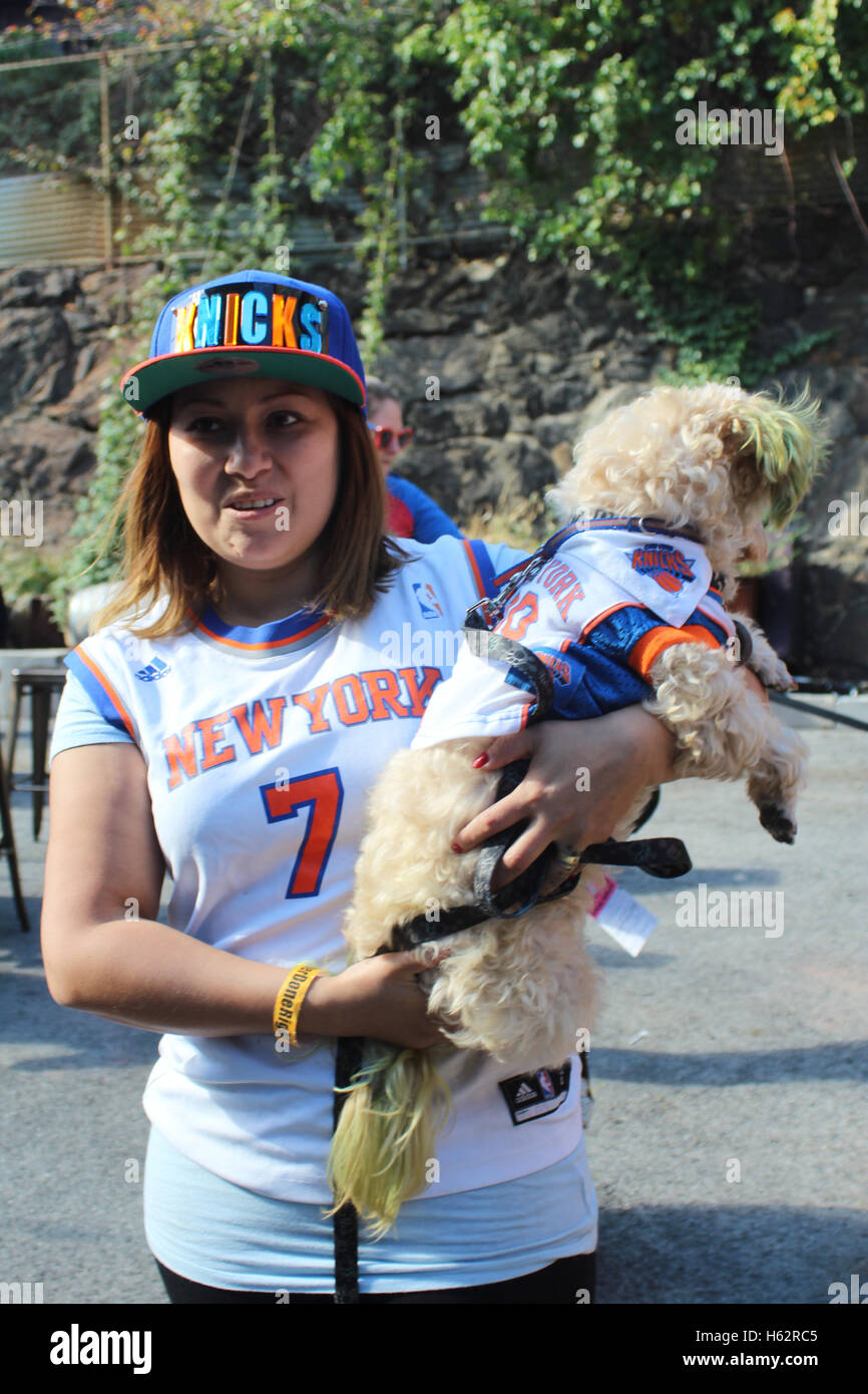 New York City, New York, US. 23rd Oct, 2016. The first annual Bronx Pet