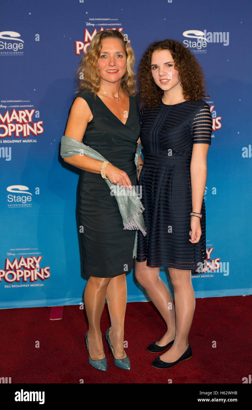 Stuttgart, Germany. 23rd Oct, 2016. Duchess Iris Caren von Wuerttemberg (l) and her daughter Sylvie von Wuerttemberg pose on the red carpet at the Germany premiere of the muskical 'Mary Poppins' at Apollo Theater in Stuttgart, Germany, 23 October 2016. PHOTO: SILAS STEIN/dpa/Alamy Live News Stock Photo