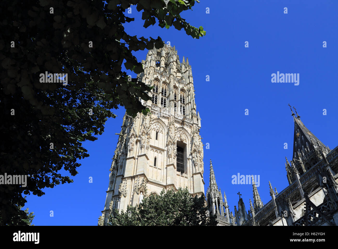 Beurre Tower of the Cathedral de Notre Dame de Rouen from Rue des ...