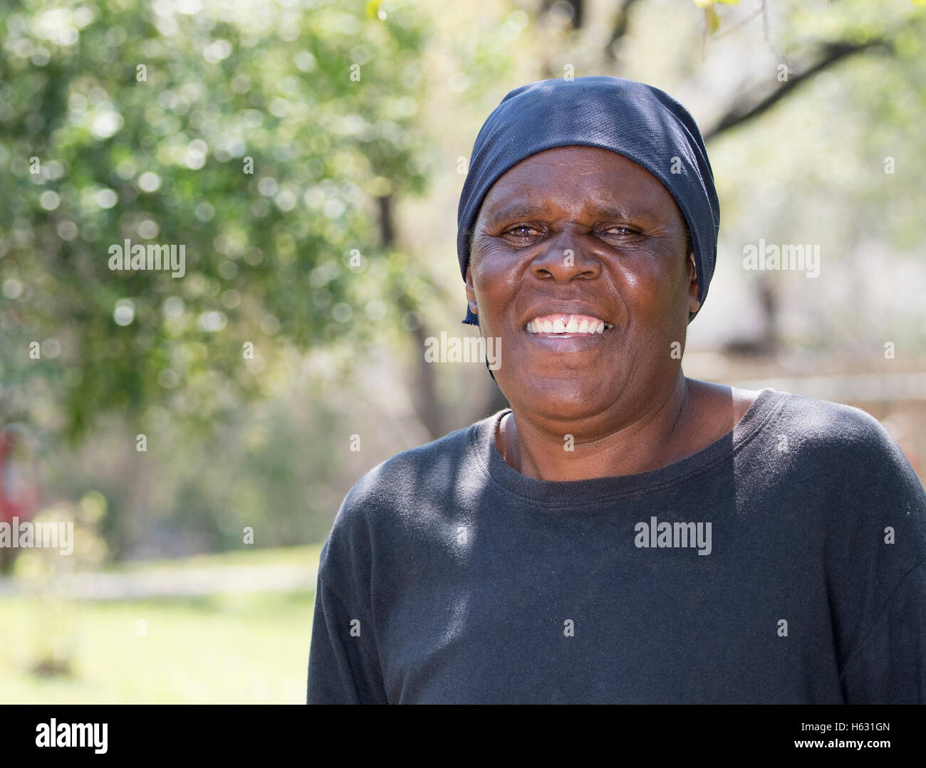 Older woman african portrait hi-res stock photography and images - Alamy