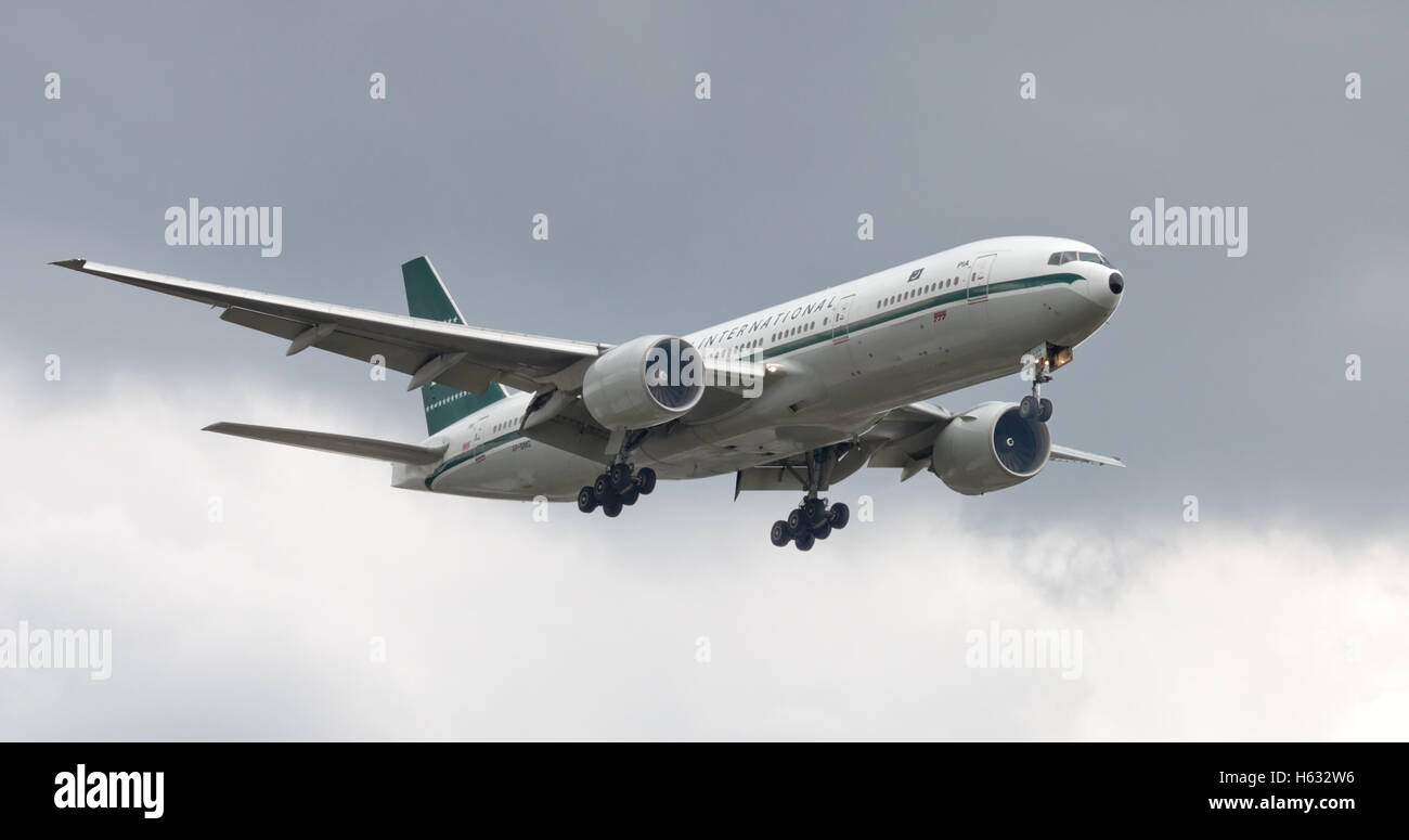 Pia 777 200 hi-res stock photography and images - Alamy