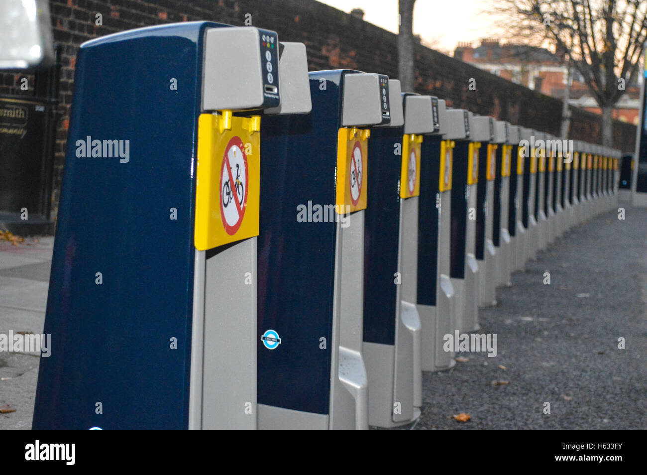 Boris bike stand hi res stock photography and images Alamy