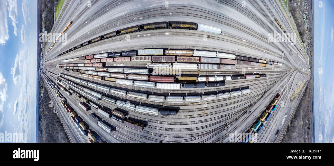 Aerial trains hi-res stock photography and images - Alamy